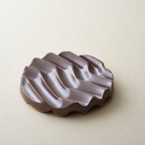 Mineral Brown Round Ridged Stoneware Soap Dish